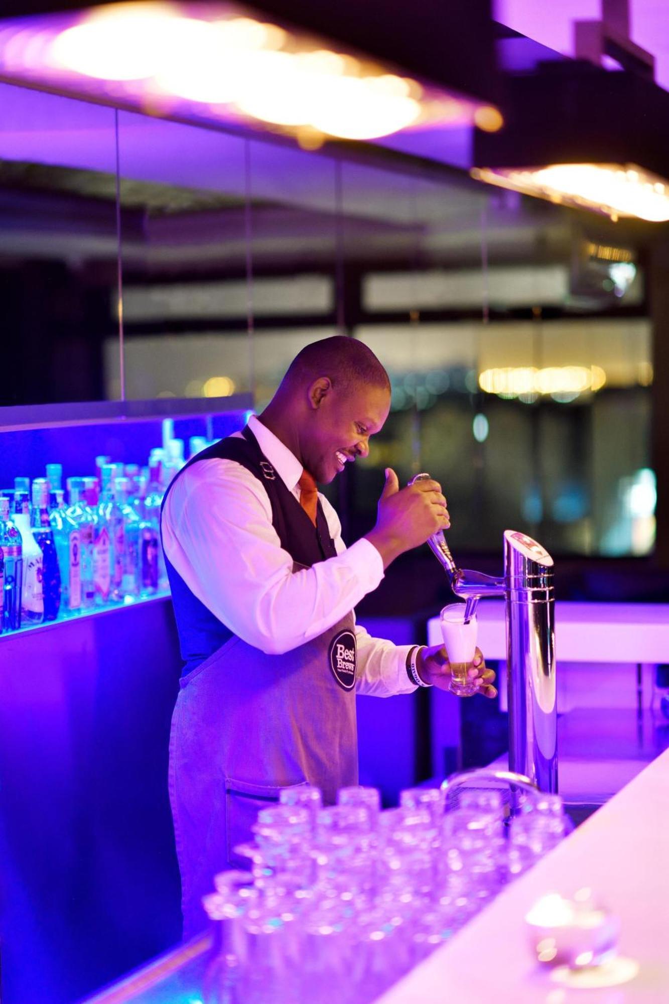 Four Points By Sheraton Nairobi Hurlingham Bagian luar foto