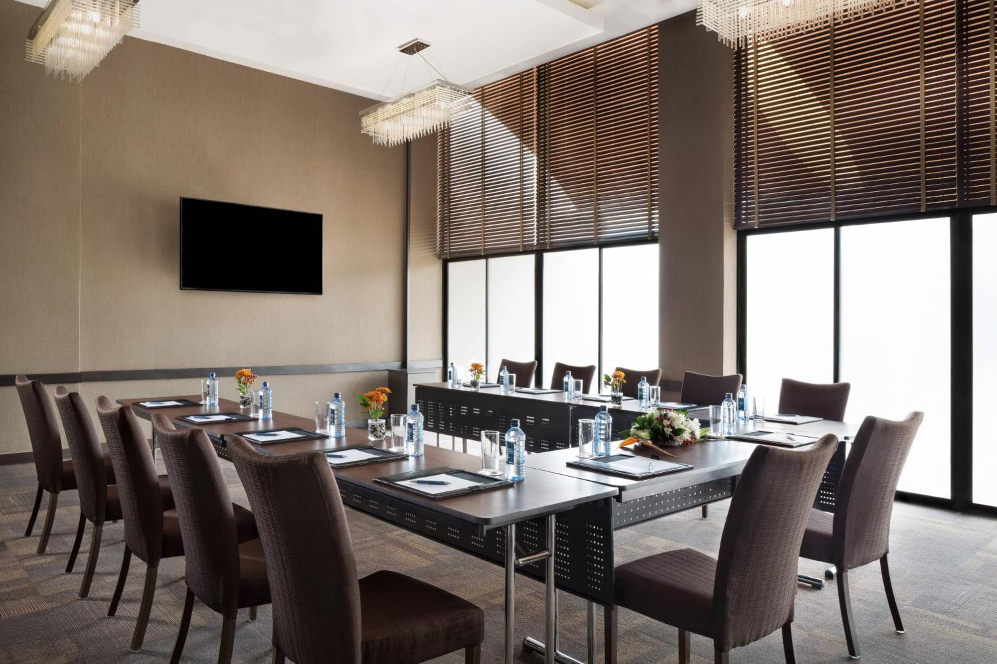 Four Points By Sheraton Nairobi Hurlingham Bagian luar foto
