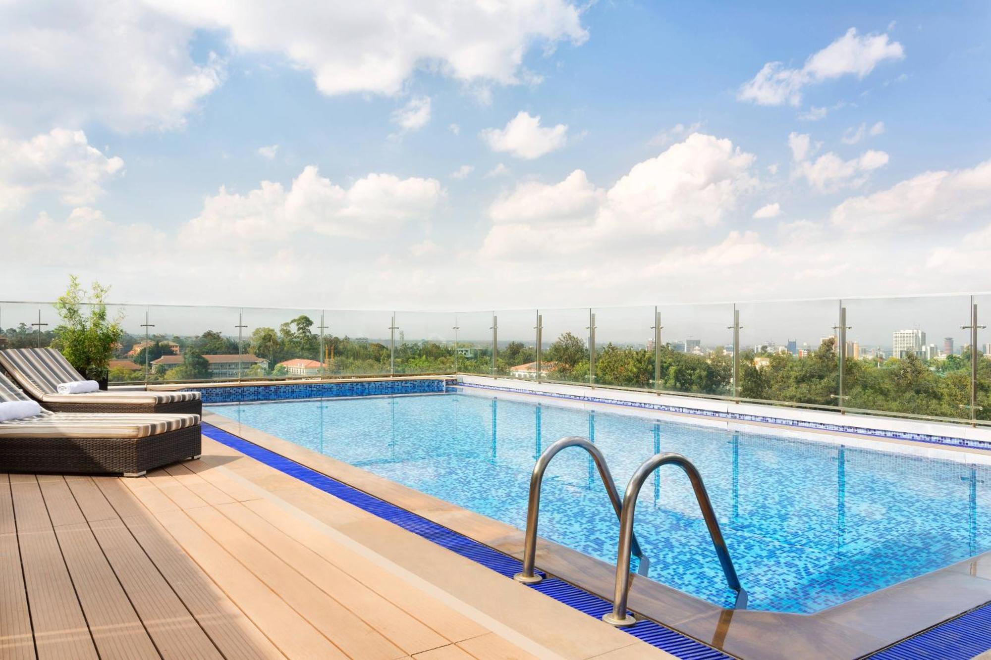 Four Points By Sheraton Nairobi Hurlingham Bagian luar foto