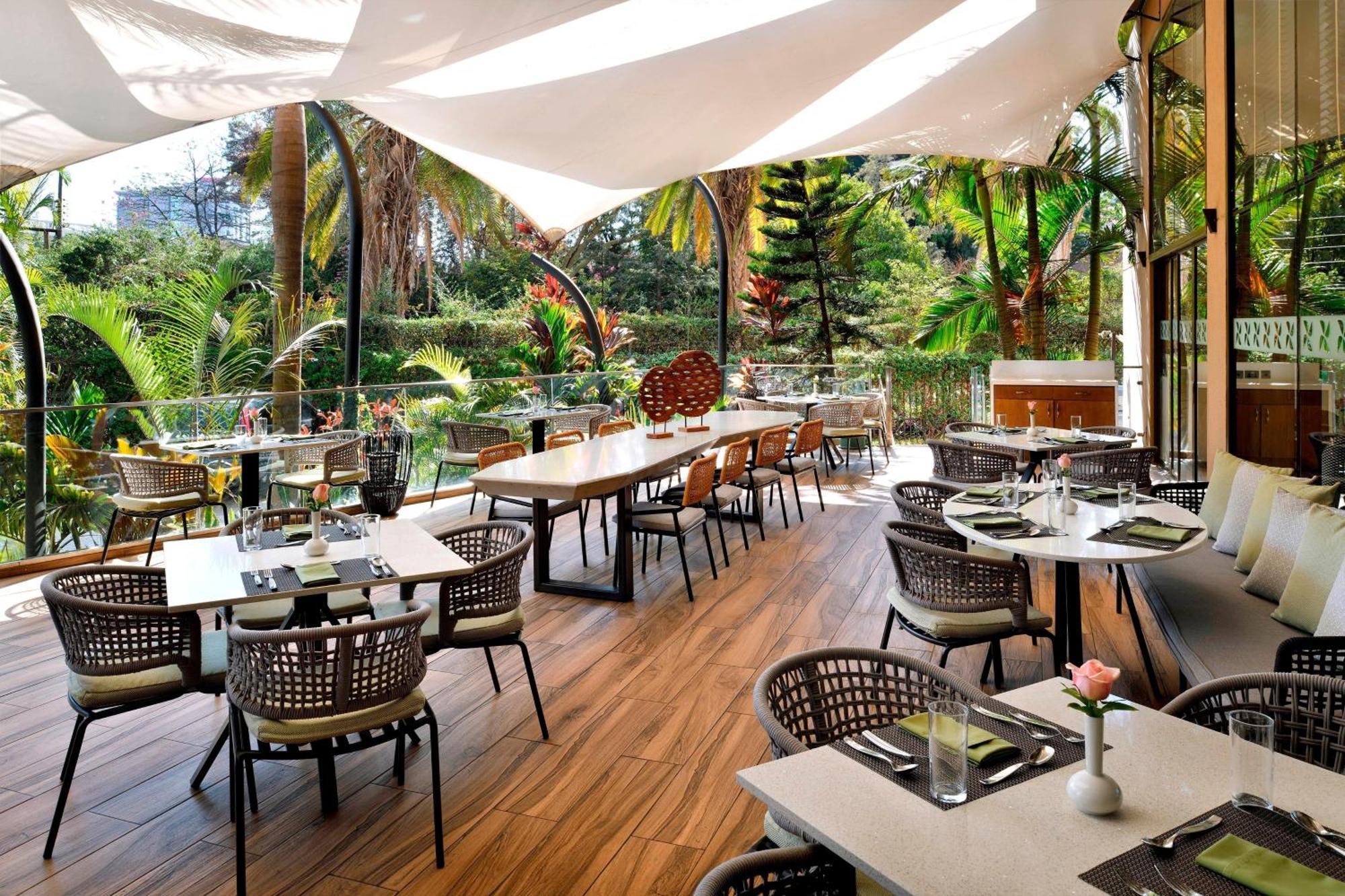 Four Points By Sheraton Nairobi Hurlingham Bagian luar foto